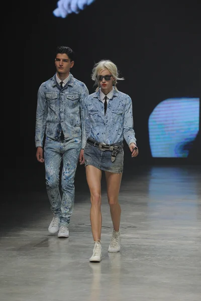 Look 46